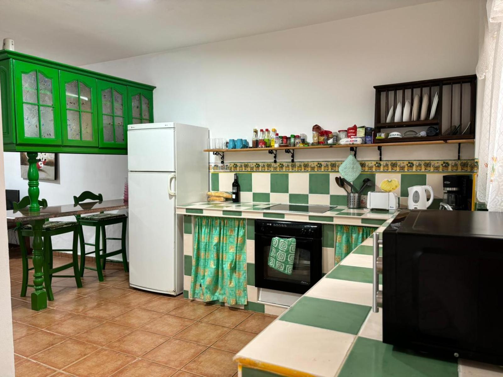 Habitacion En Un Bajo 2 Camas Individual Casa Compartida Abades  Luaran gambar